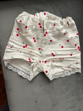 White Cherry Print Girls' Shorts with Lace Trim size 4-5 years
